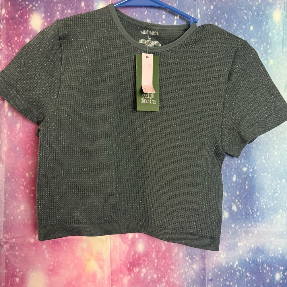 New Wild fable seamless cropped shirt 🛍